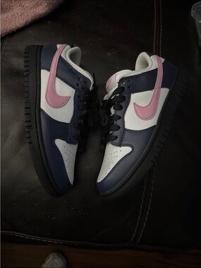 Womens Dunks new